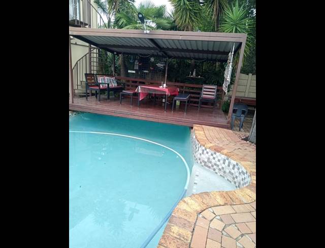 3 BEDROOM PROPERTY TO RENT IN VAN RIEBEECK PARK